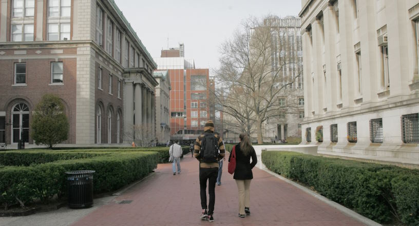 The Pros and Cons of Living On-Campus vs. Off-Campus